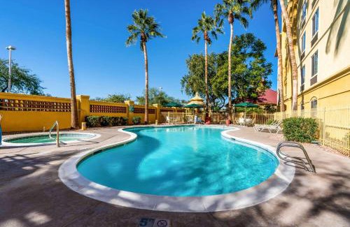 Peoria Hotel | La Quinta by Wyndham Phoenix West Peoria