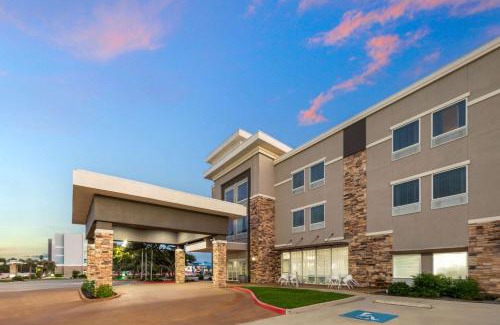 Fulton Hotel | La Quinta by Wyndham Rockport - Fulton