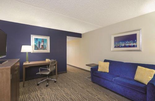 Secaucus Hotel | La Quinta by Wyndham Secaucus Meadowlands