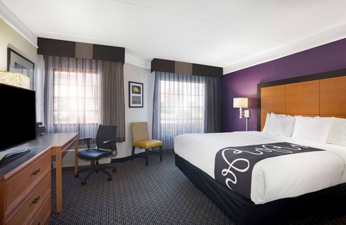 San Marcos Hotel | La Quinta Inn by Wyndham San Marcos