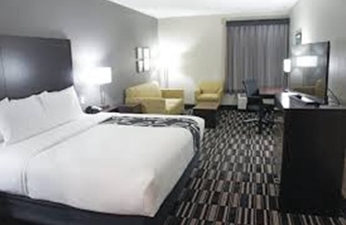 Fort Worth Hotel | La Quinta Inn & Suites by Wyndham Fort Worth - Lake Worth
