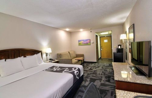 Springfield Hotel | La Quinta Inn & Suites by Wyndham Springfield South
