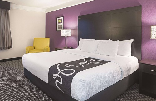 Summerlin Hotel | La Quinta Inn & Suites by Wyndham Las Vegas Summerlin Tech