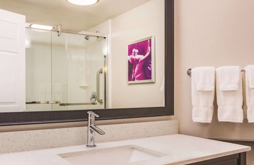 Summerlin Hotel | La Quinta Inn & Suites by Wyndham Las Vegas Summerlin Tech