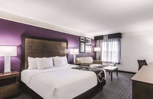 Sharonville Hotel | La Quinta Inn & Suites by Wyndham Cincinnati Sharonville