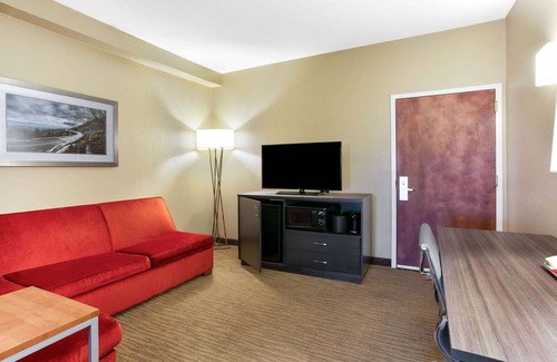 Boone Hotel | La Quinta Inn & Suites by Wyndham Boone University