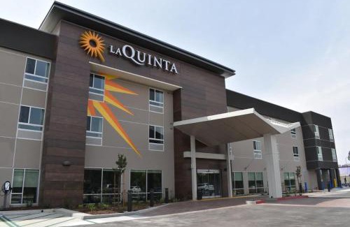 San Bernardino Hotel | La Quinta Inn & Suites by Wyndham San Bernardino
