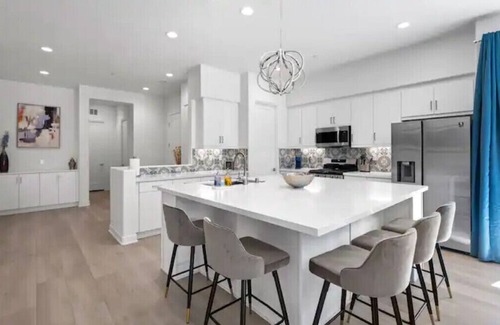 La Quinta House | La Quinta Mountain View Getaway