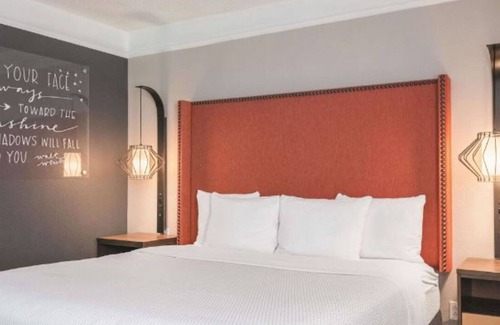 Central Business District Hotel | La Quinta New Orleans | King Room w/Various Views | Close to French Quarter