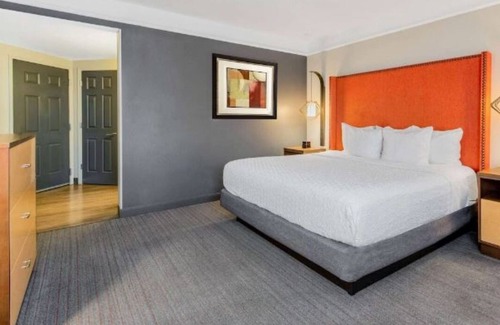Central Business District Hotel | La Quinta New Orleans | King Room w/Various Views | Close to French Quarter