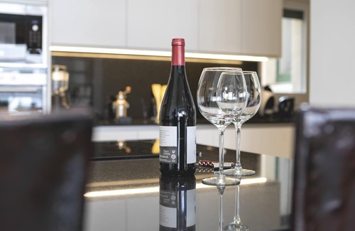 Old Town Apartment | La Rambla Penthouse - Holiday Apartment in Girona | Bravissimo