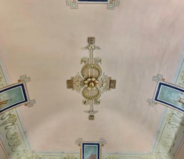 Borgo-Sanzio Apartment | La Renaissance