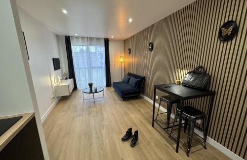 Jouvence House | LA RESIDENCE REPUBLIQUE caméras et surveillances sur place