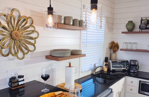 Fredericksburg Apartment | La Rioja Station | Patio | 1BR | Wine Escape