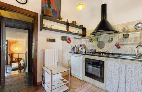 San Gimignano House | 'La Ripa - Master Apartment' with Shared Pool & Wi-Fi