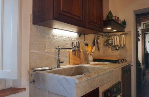 Palaia Apartment | La Rocca Suite: a love nest for your unforgettable vacation