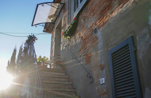 Palaia Apartment | La Rocca Suite: a love nest for your unforgettable vacation