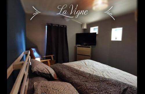 La Roche-Blanche House | La Roche Blanche, maison de bourg pleine de charme