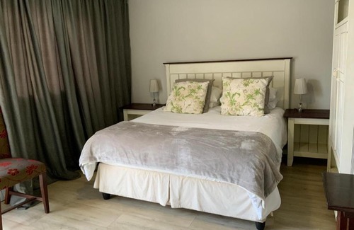 Humewood House | La Roche Stay