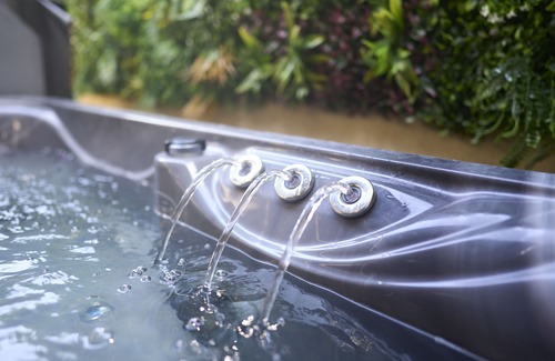 Arnouville House | La Romance Room - Jacuzzi | Cinema | Sauna