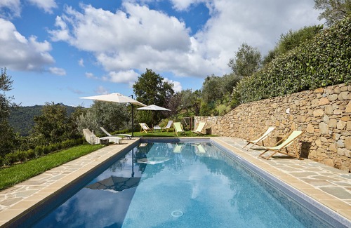Rosennano Apartment | LA RONDINAIA. CHARMING HOUSE WITH GARDEN AND POOL. AMAZING VIEW