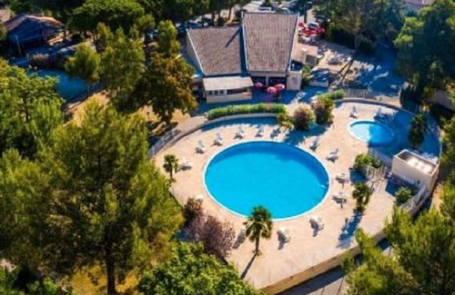La Roque-d'Antheron House | La Roque d'Anthéron - Mobile-home - 6 pers - 3 bdrms - Swimming pool