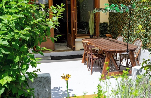 Bourbonne-les-Bains Apartment | La Rosée - 2-room family apartment, Wifi, TV box, garden