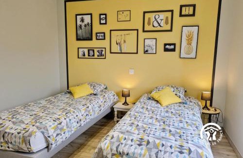 Cosse-le-Vivien House | La Rose Trémière, 6 personnes