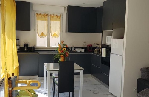 Amboise House | La roseraie