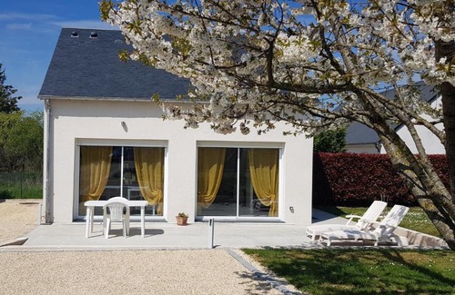 Amboise House | La roseraie