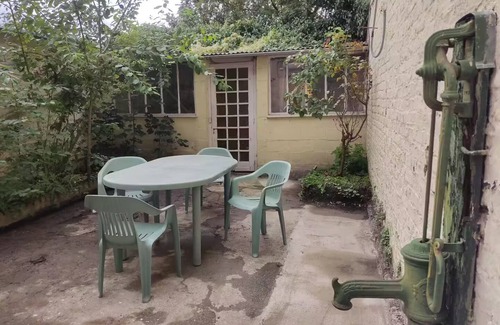 Saint-Quentin House | La Saint Quentinoise (with courtyard)
