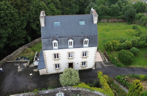 St.-Martin-des-Champs House | La Salette, is 15mins to Carantec 21 beaches in around 11km. Restaurants/Markets