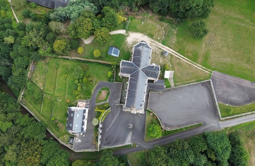 St.-Martin-des-Champs House | La Salette, is 15mins to Carantec 21 beaches in around 11km. Restaurants/Markets