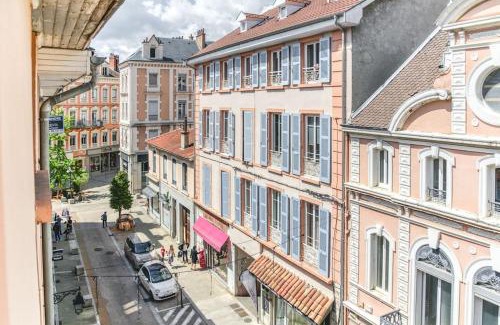 Voiron Apartment | La Salamandre, 40 m2, 1 chambre, 2 pas de la gare