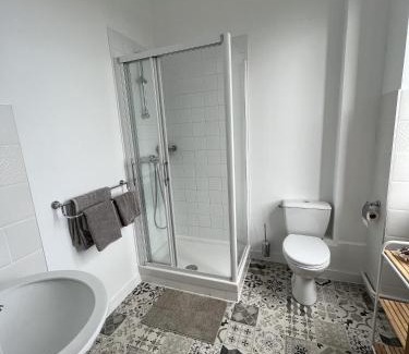 Le Vivier-sur-Mer House | La Salmonière