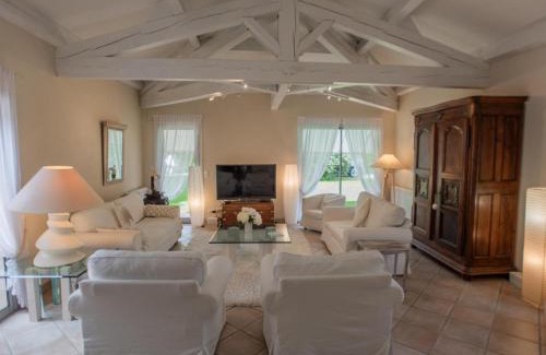 Les Mees Villa | La Sarrazine