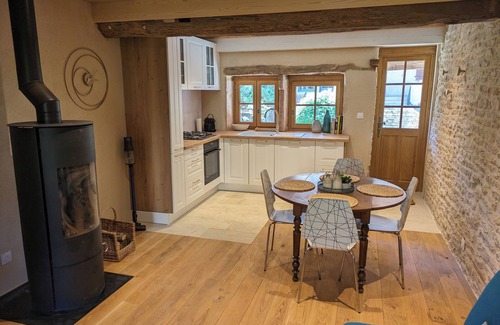 Burnand Cottage | La Saugeraie - Renovated cottage for 2 in historic village