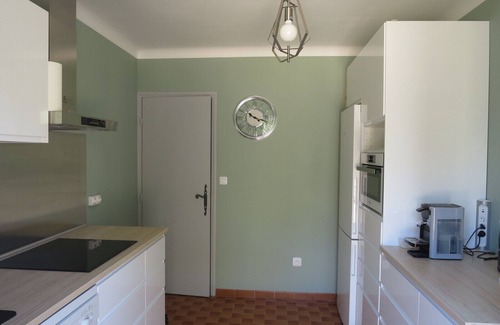 Sillans-la Cascade Villa | La Sauvergine family villa sleeps 7 with private pool, set in enclosed grounds.