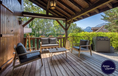 Rovagny House | 🌲 La Scierie d'Angon – Charm just steps from the lake Welcome to La Scierie d’Angon, a property full of character and unique history, nestled between lake and mountains just a short walk from the beaches of Talloires.