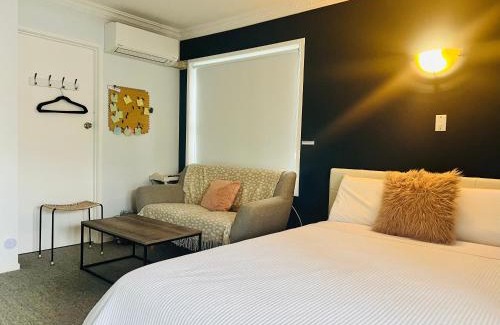 Hamilton House | LA SOL 2 - close to uni - ensuite & seperate entrance