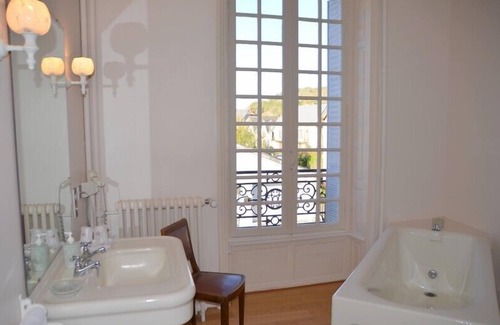 Saint-Martin-Valmeroux Hotel | La Source du Mont