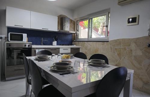 Santa Tecla Apartment | "La Spiaggetta" Santa Tecla