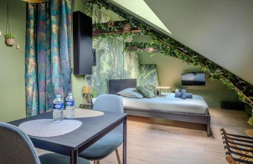 Vertou Apartment | La Suite Jungle - High Tech - NETFLIX - WIFI très Haut Débit