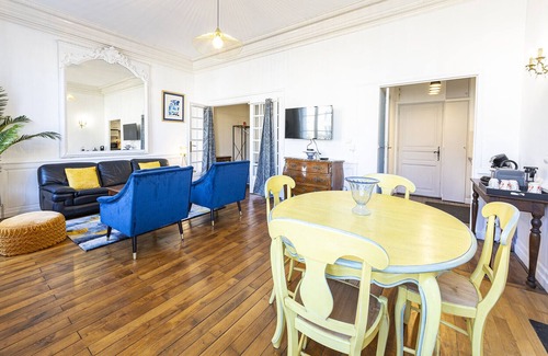 Downtown Angers Apartment | La Suite Matisse - 700m centre-ville