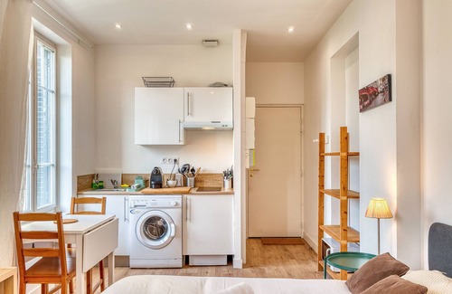 7th Arrondissement Apartment | La Suite Urbaine - Grand studio - proche métro B