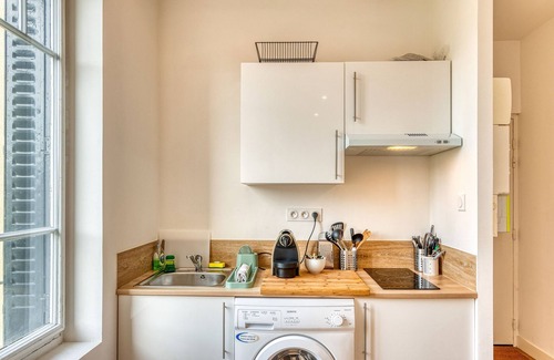 7th Arrondissement Apartment | La Suite Urbaine - Grand studio - proche métro B