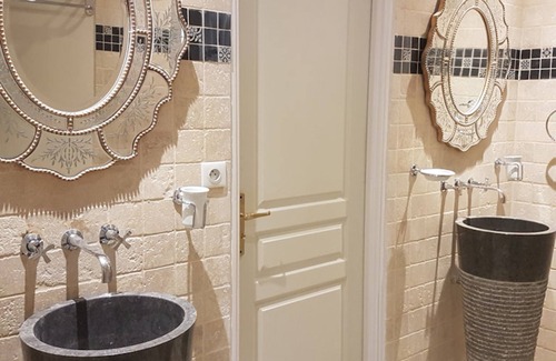 Lussas-et-Nontronneau Bed & Breakfast | La Table de Pierre