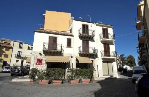 San Giovanni Gemini House | La Tana del Lupo