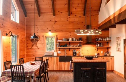 Eastman House | La Tanière d'Eastman - long-term rental