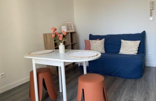 Petit Margny Apartment | la Terrasse du bonheur